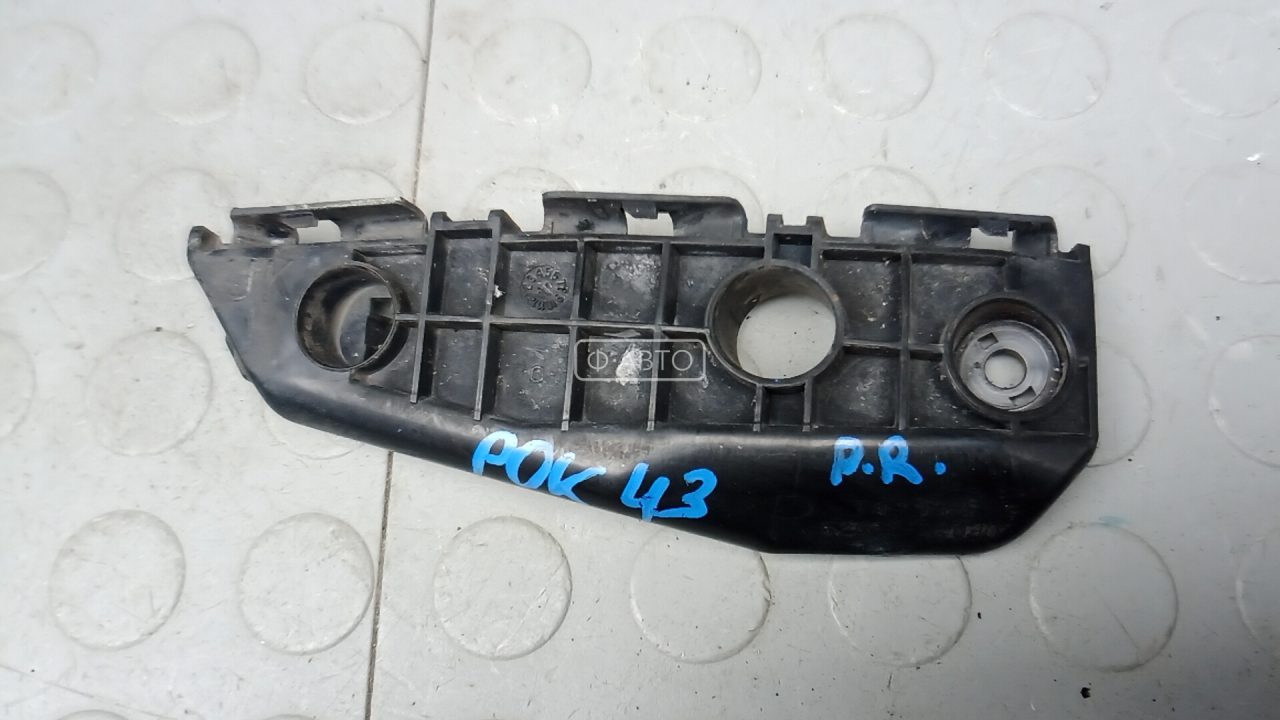 Крепление бампера переднее