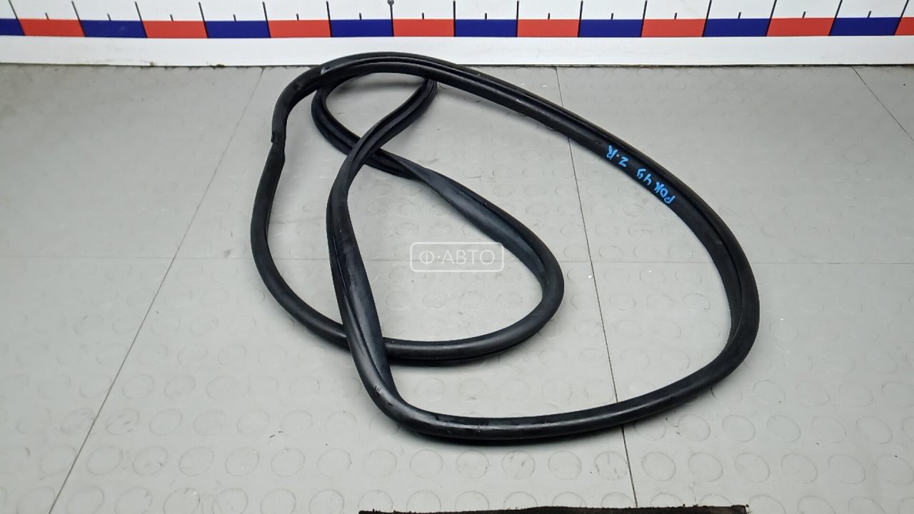 Уплотнитель двери задней правой