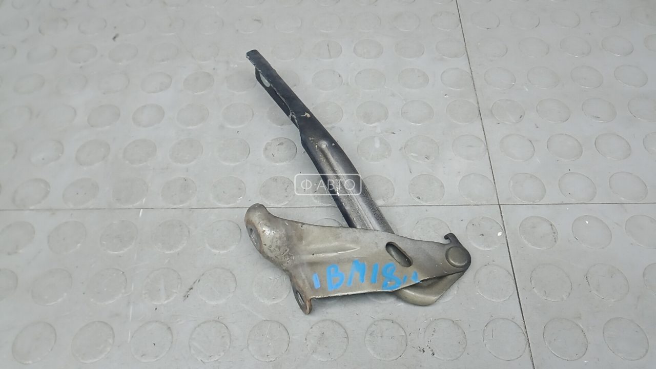 Петля капота