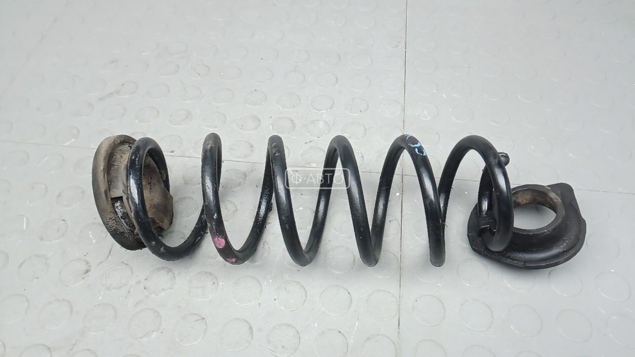 Пружина задняя