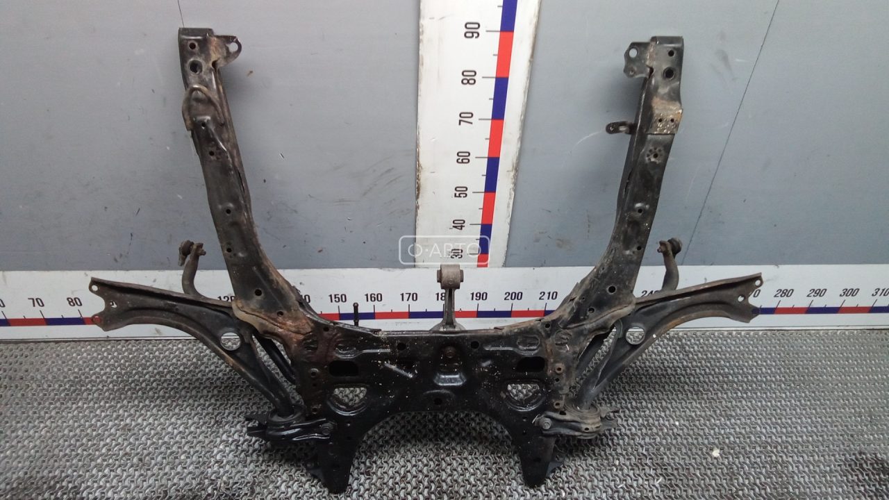Балка подвески передняя