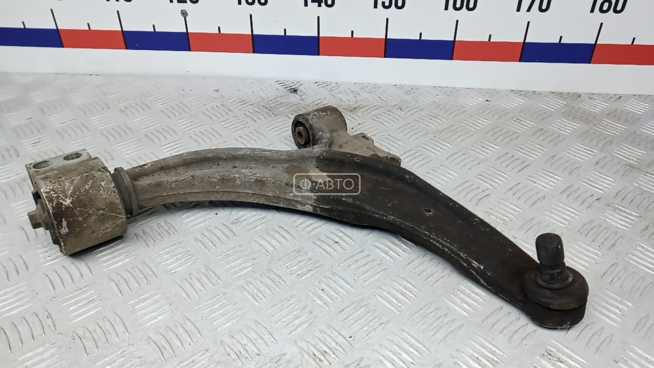 Рычаг передний нижний правый