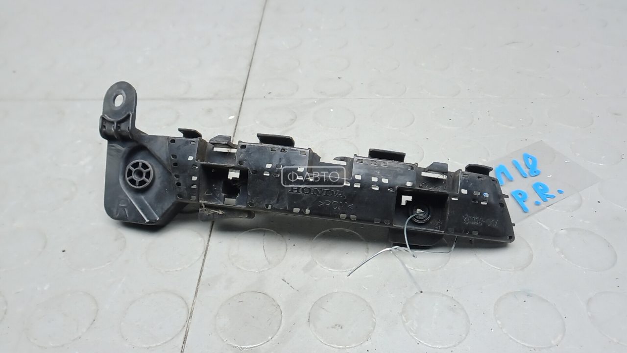 Крепление бампера переднее