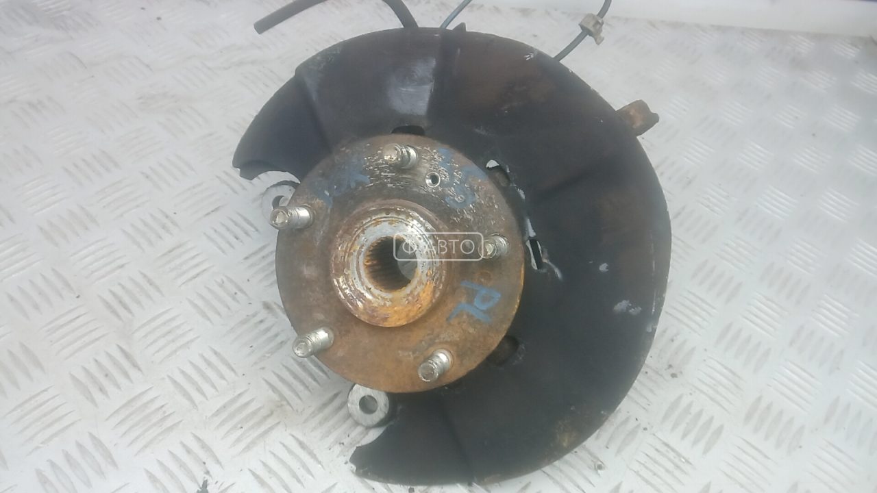 Ступица передняя левая