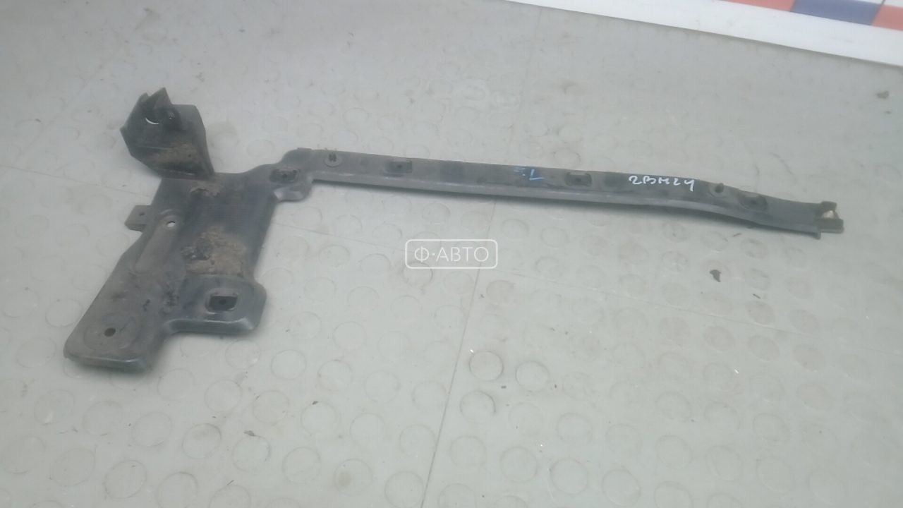 Крепление бампера заднее