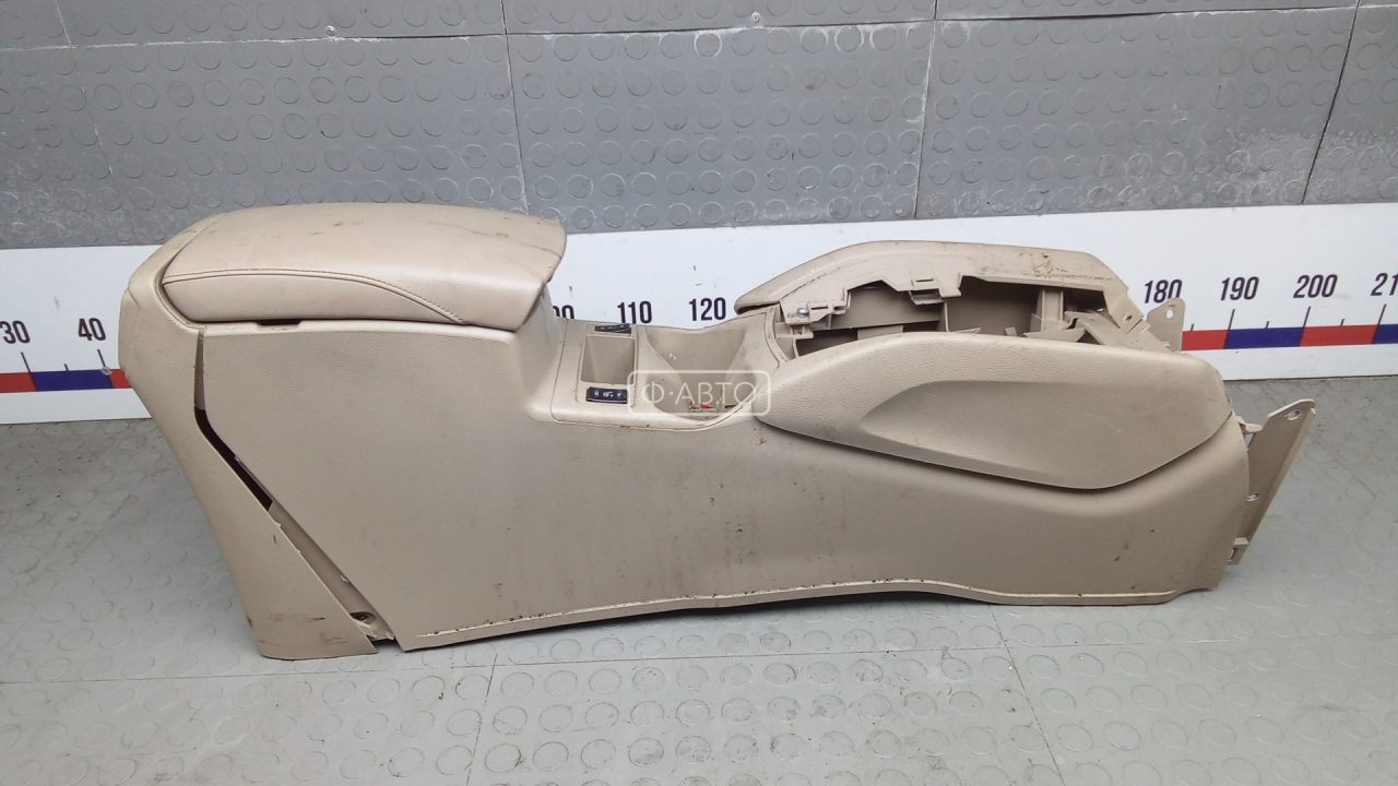 Подлокотник центральный