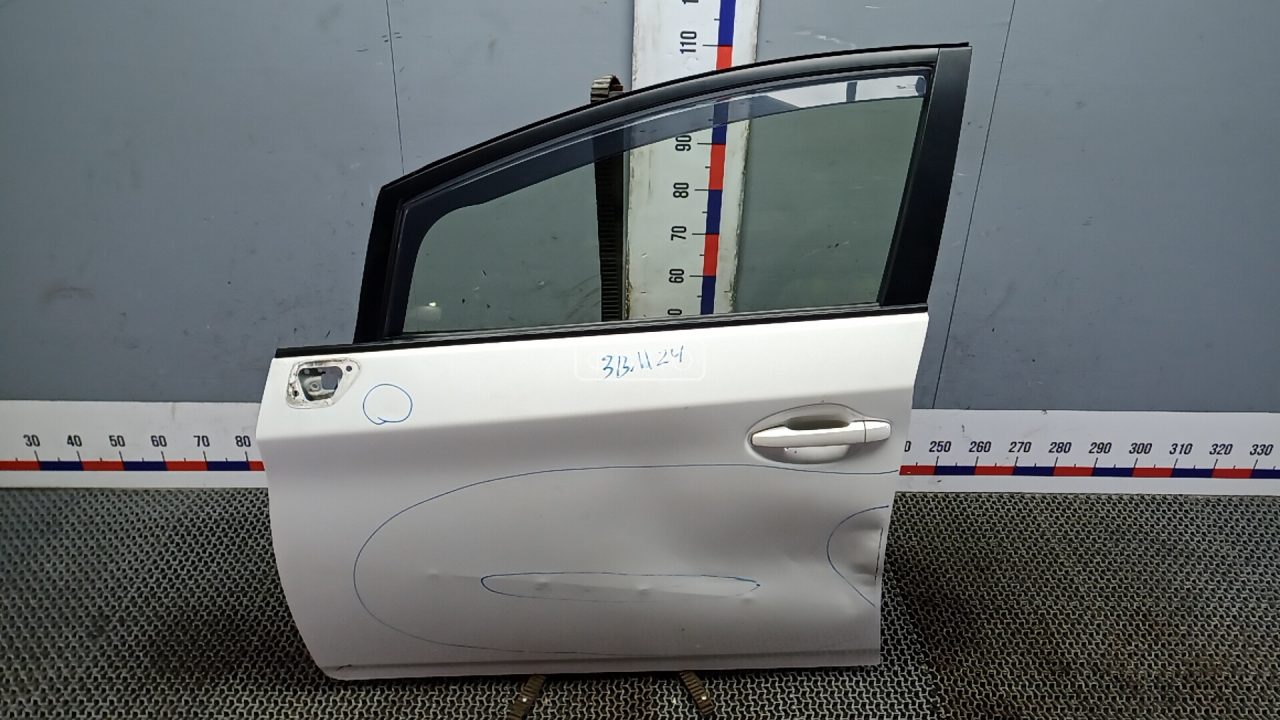 Дверь передняя левая