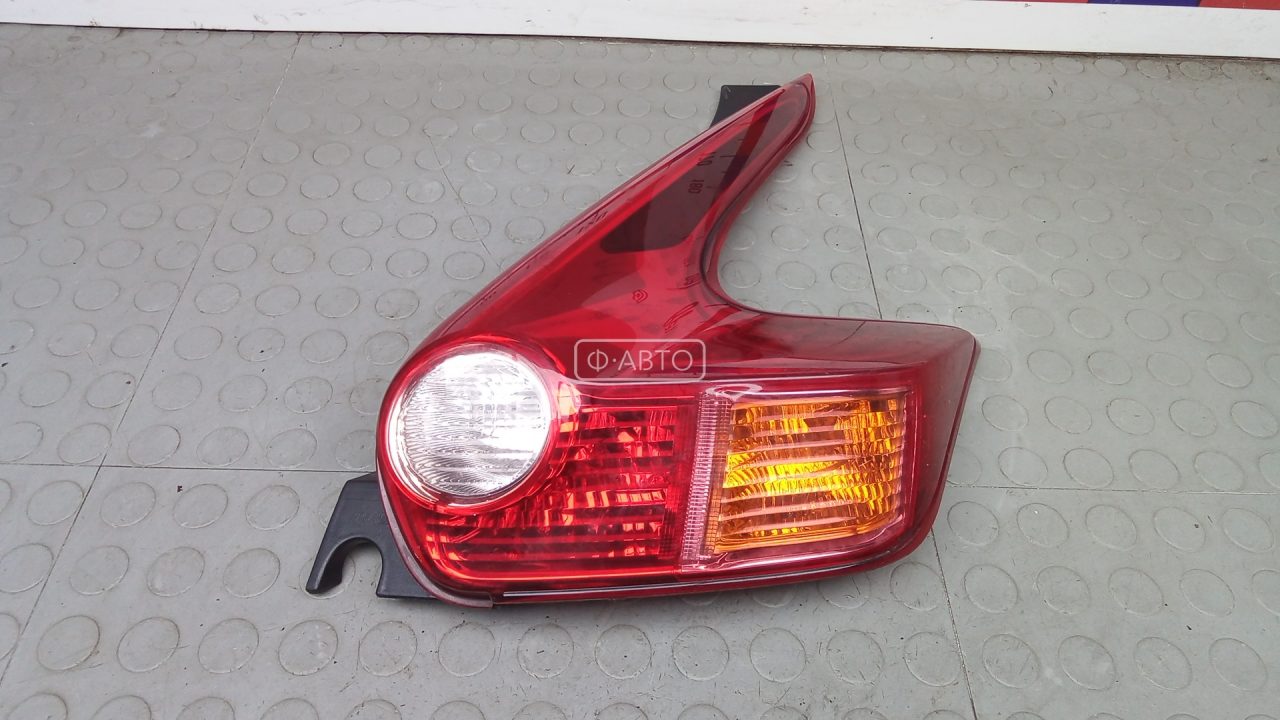 Фонарь задний правый