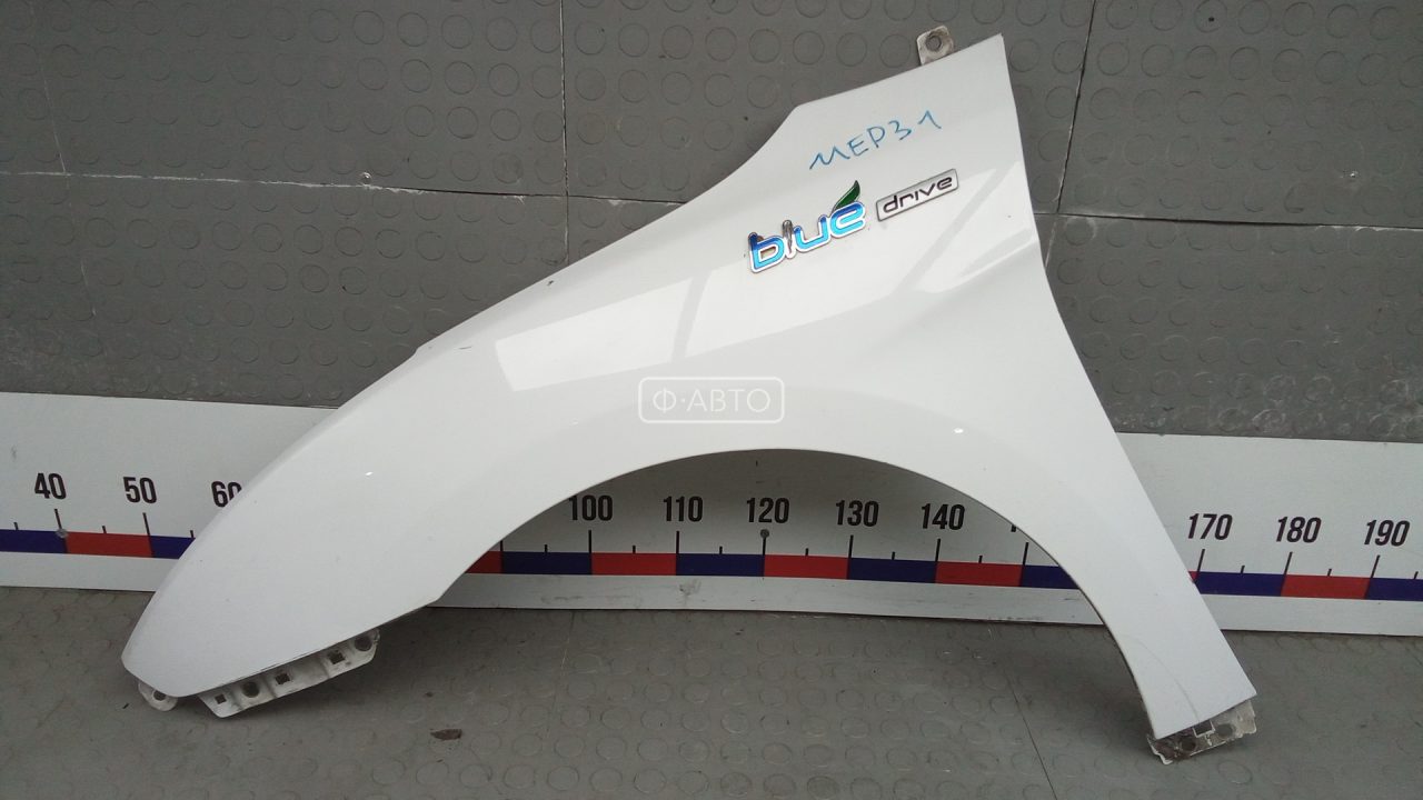 Крыло переднее левое