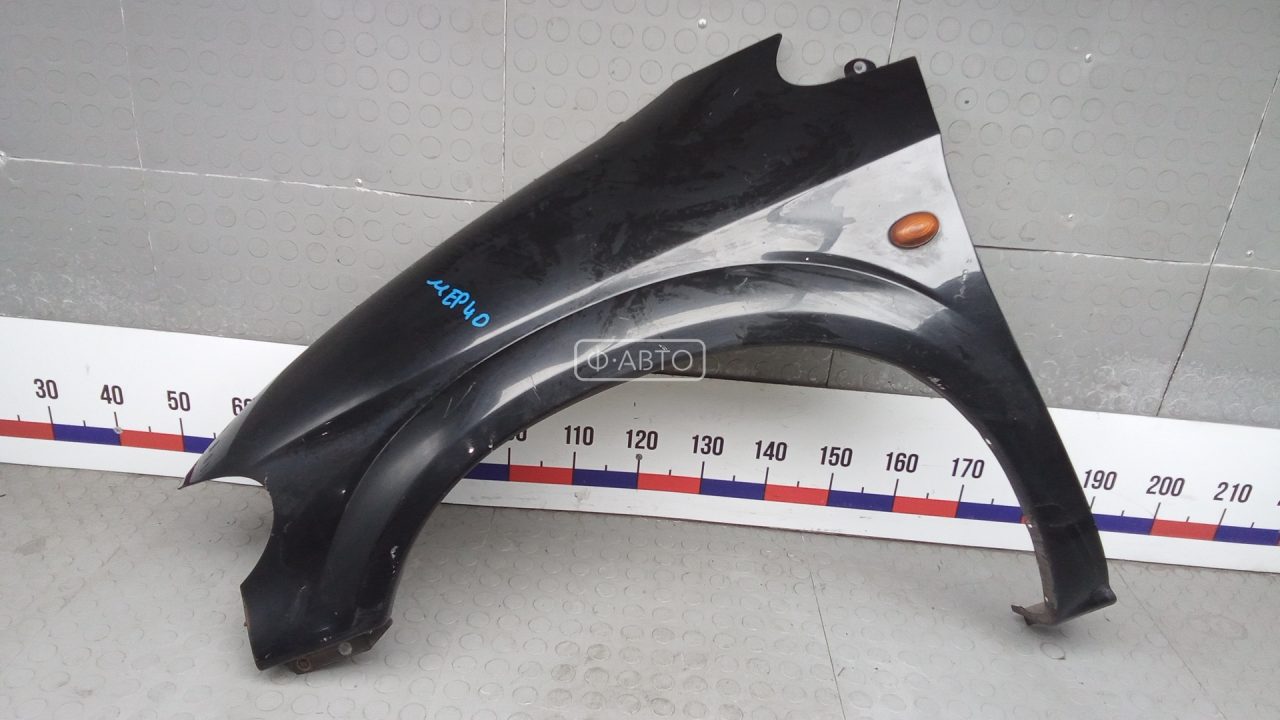 Крыло переднее левое