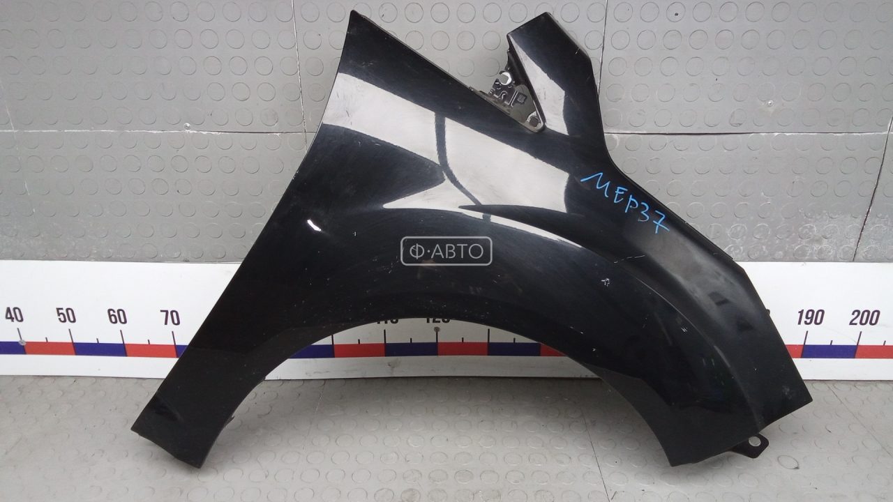 Крыло переднее правое