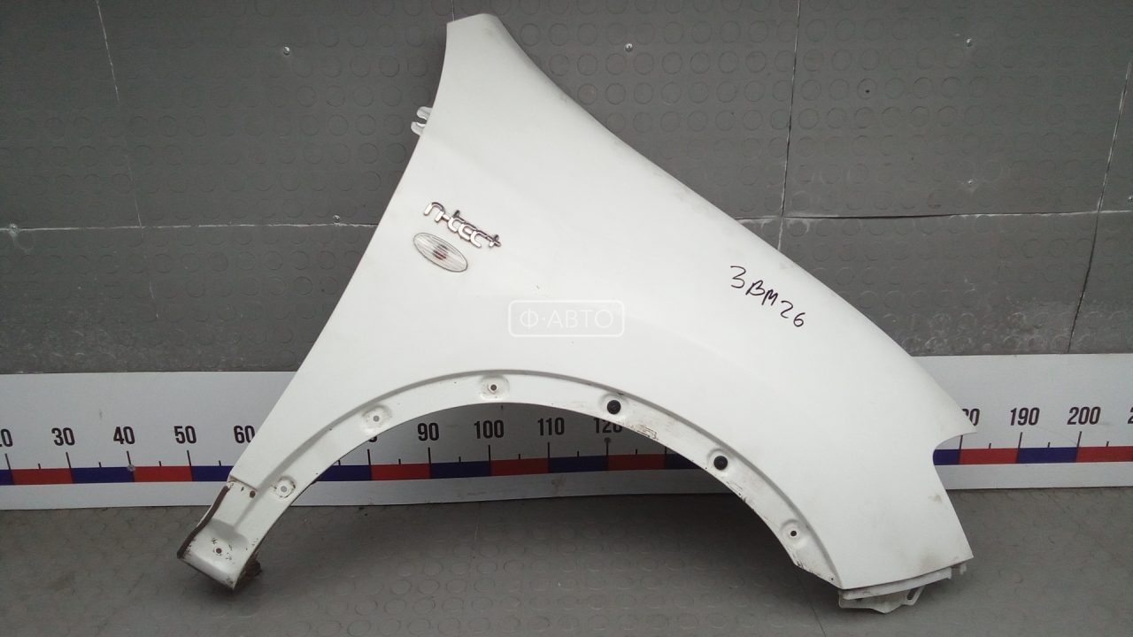 Крыло переднее правое