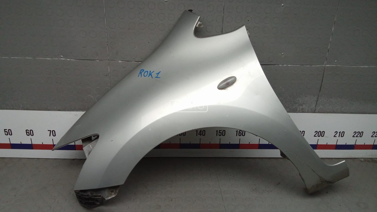 Крыло переднее левое