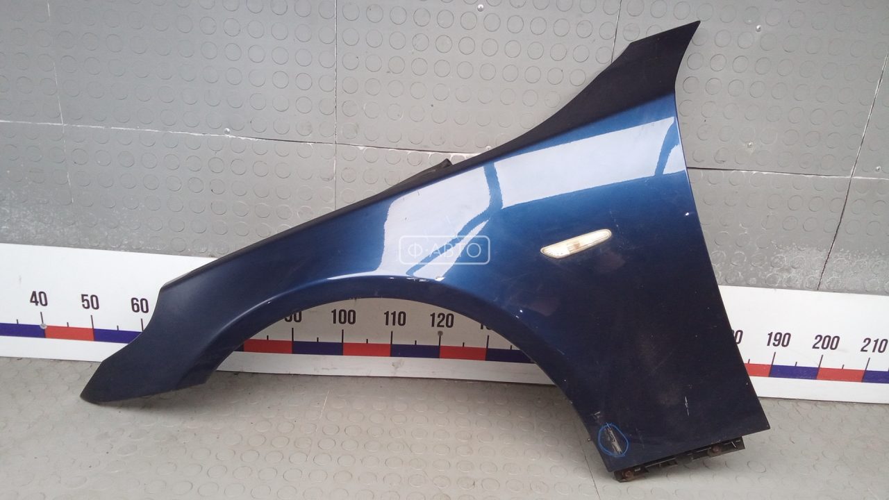 Крыло переднее левое