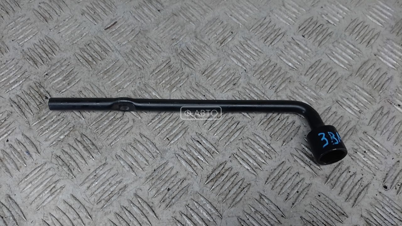 Ключ колесный