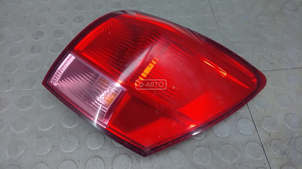 Фонарь задний правый