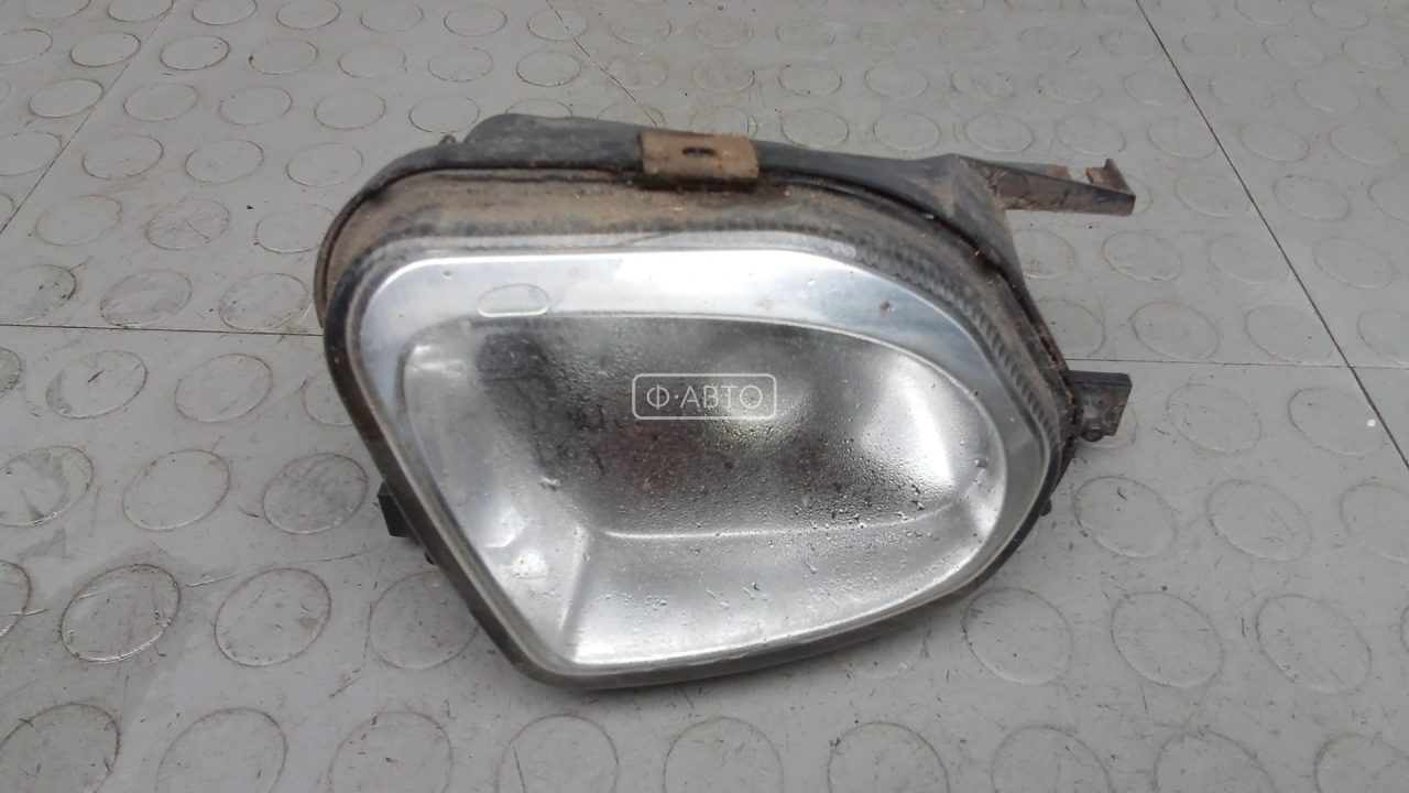 Фара галогенная правая передняя