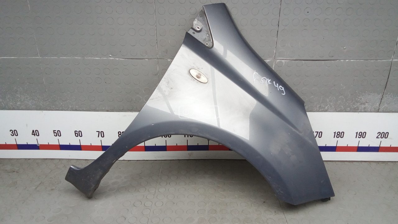 Крыло переднее правое