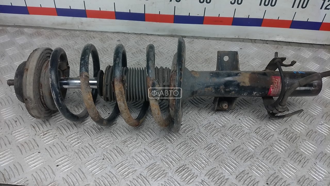 Стойка передняя правая