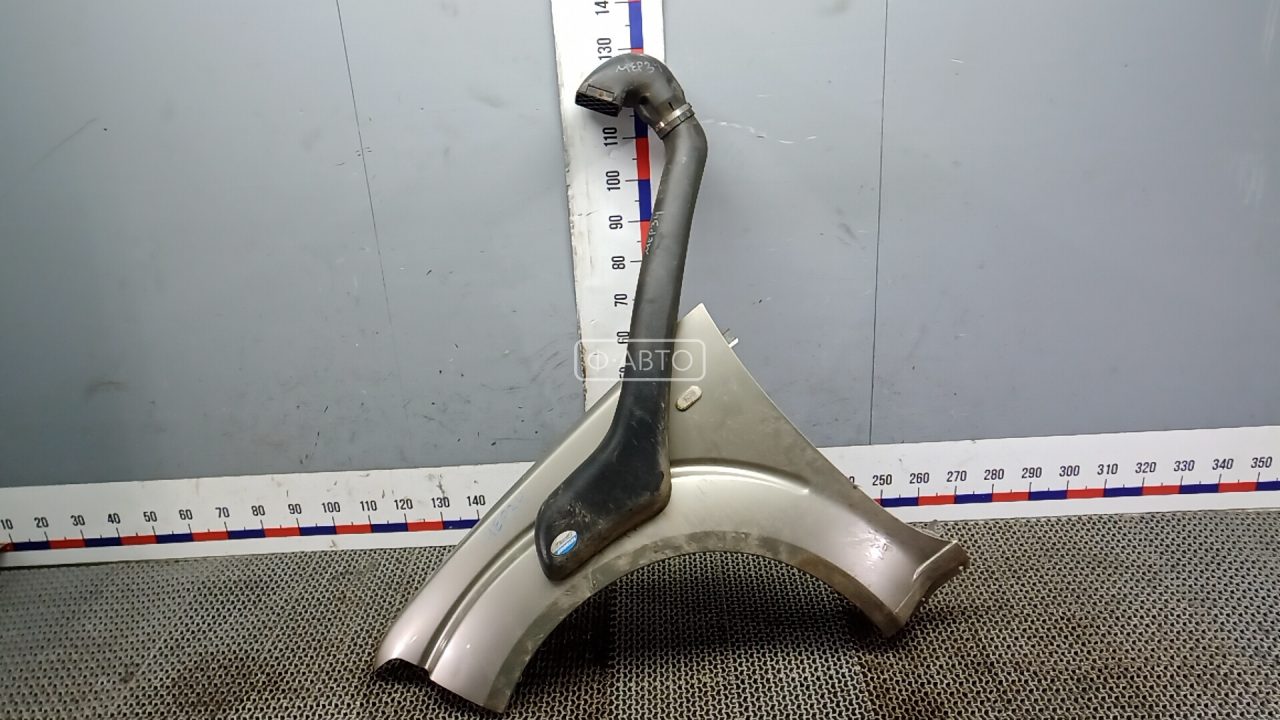 Крыло переднее левое