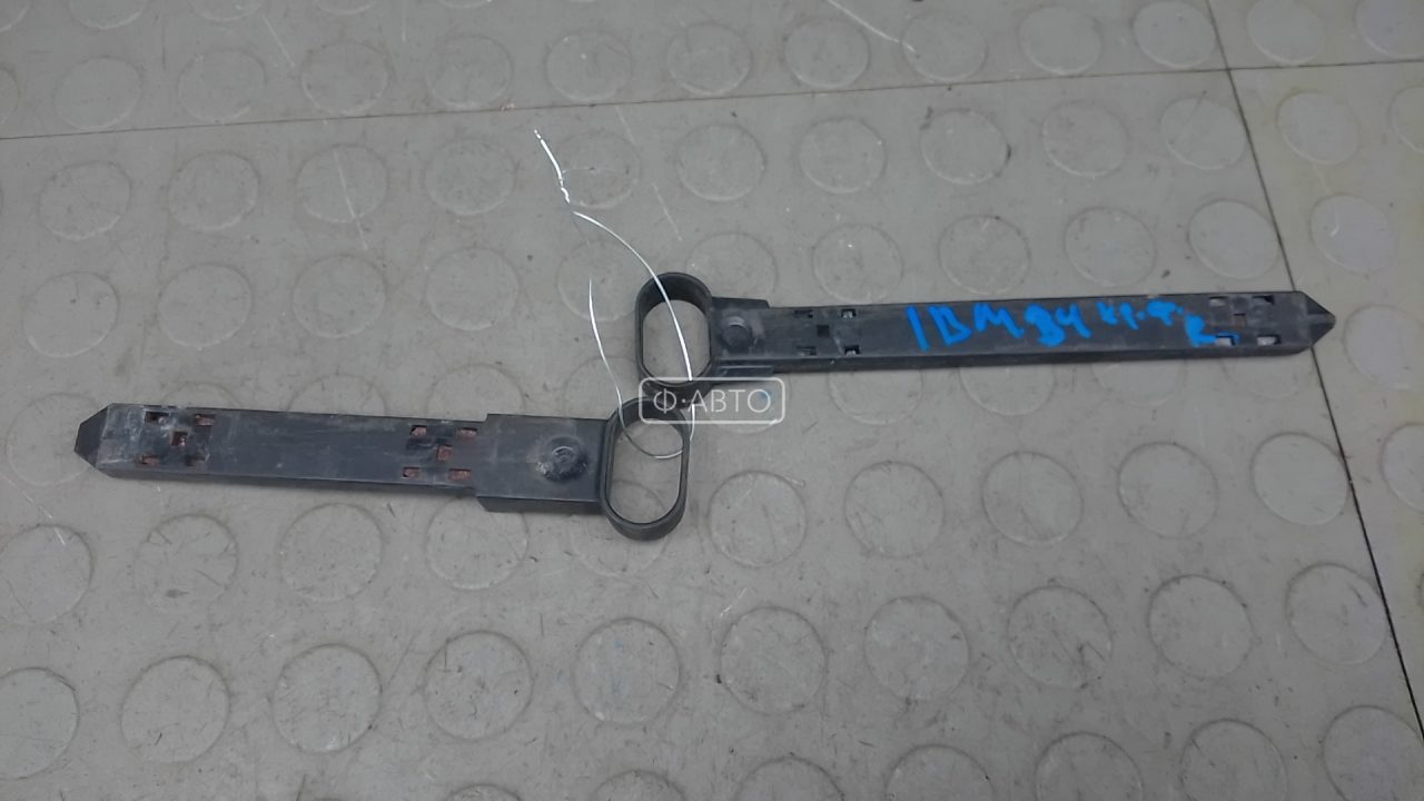 Крепление фары правой