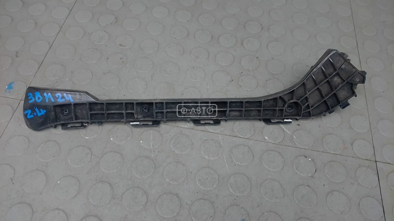 Крепление бампера заднее