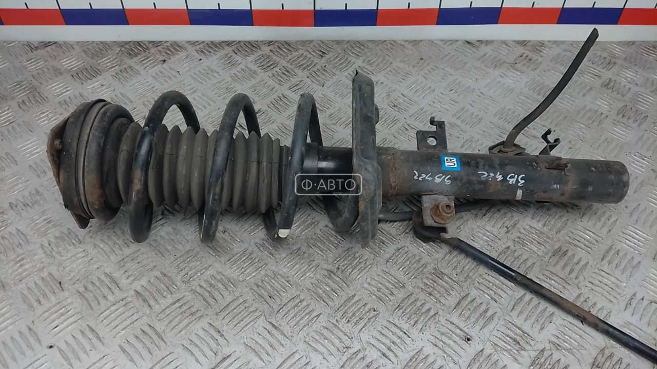 Стойка передняя правая