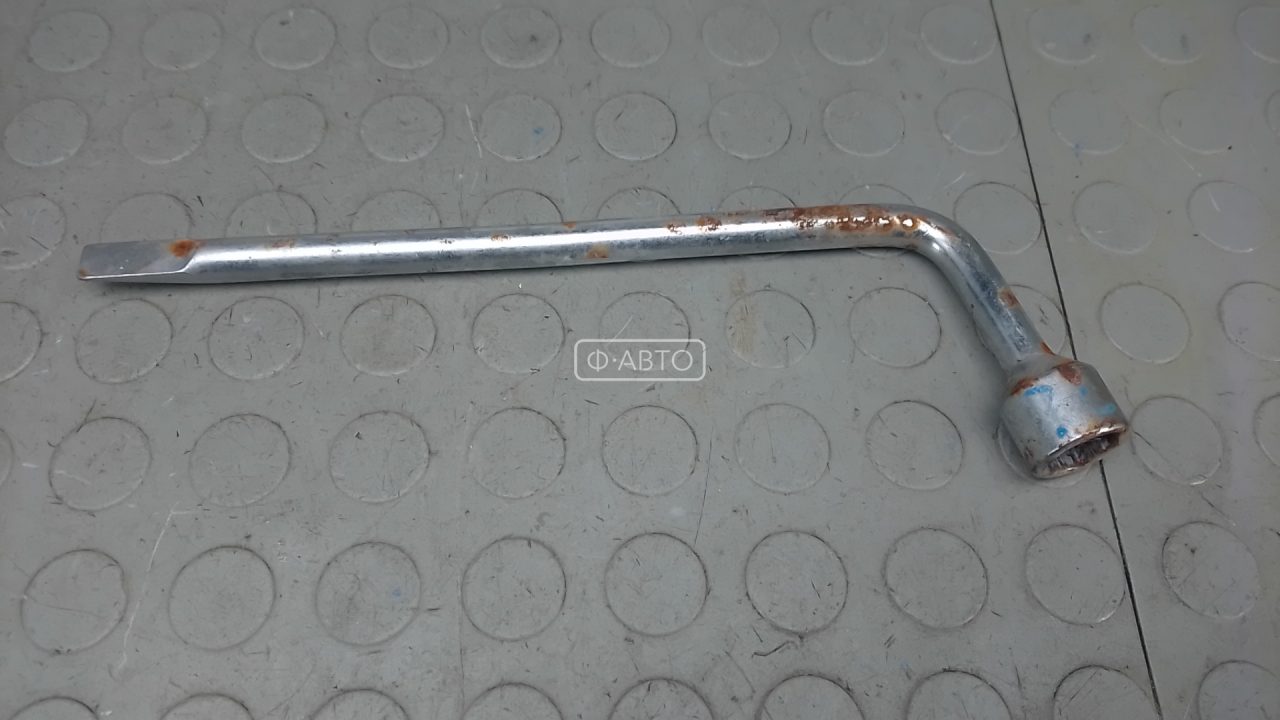 Ключ колесный