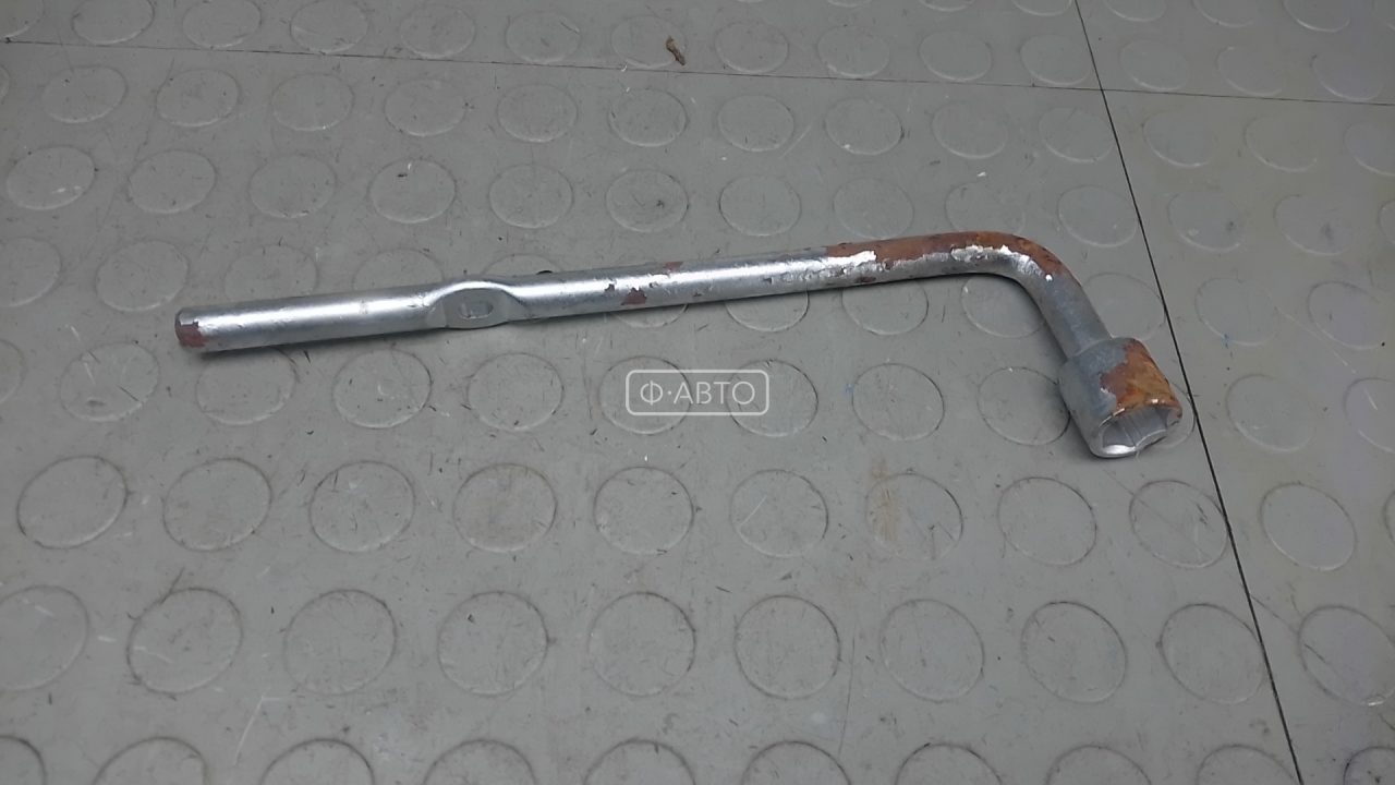 Ключ колесный