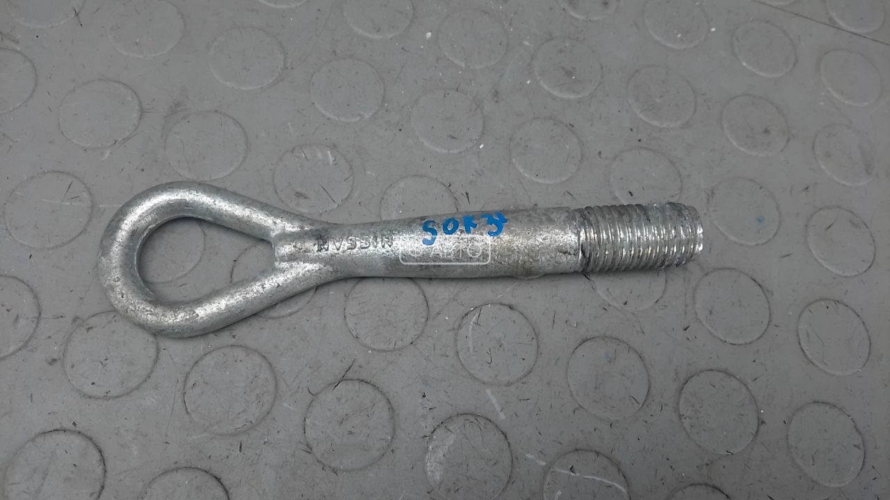 Крюк буксировочный