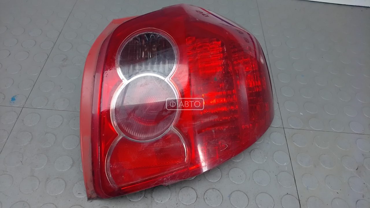 Фонарь задний правый