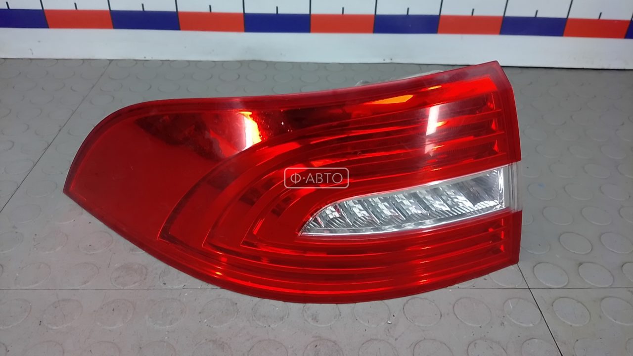 Фонарь задний левый