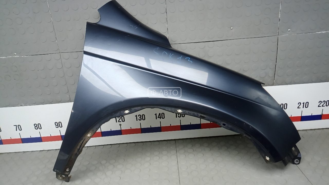 Крыло переднее правое