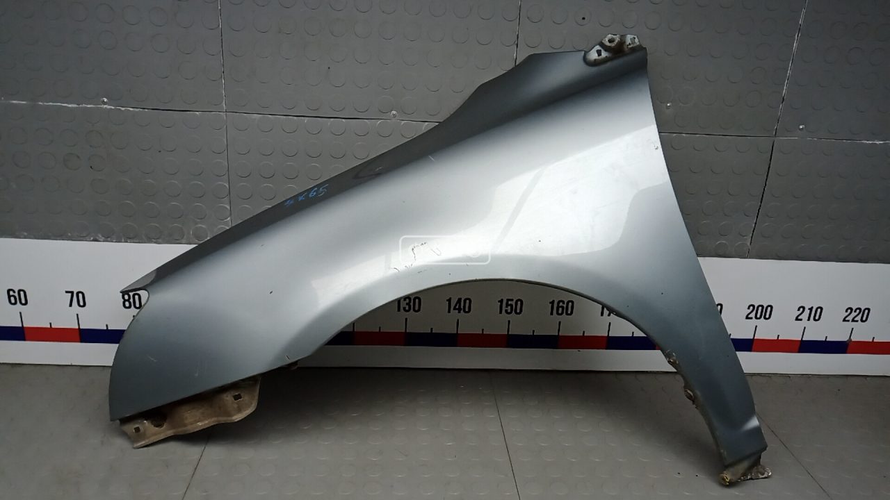 Крыло переднее левое