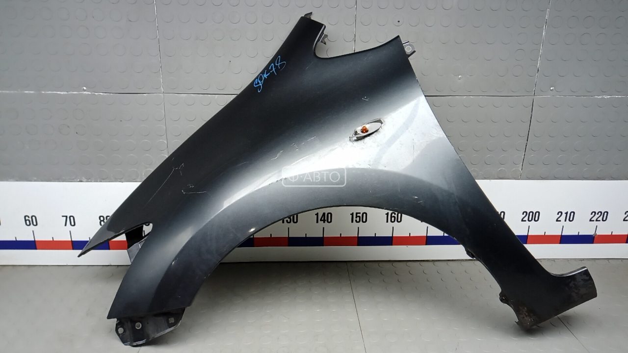 Крыло переднее левое