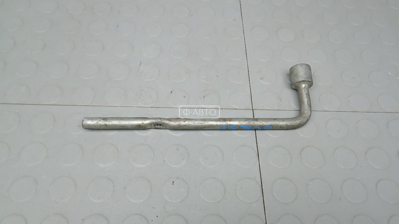 Ключ колесный