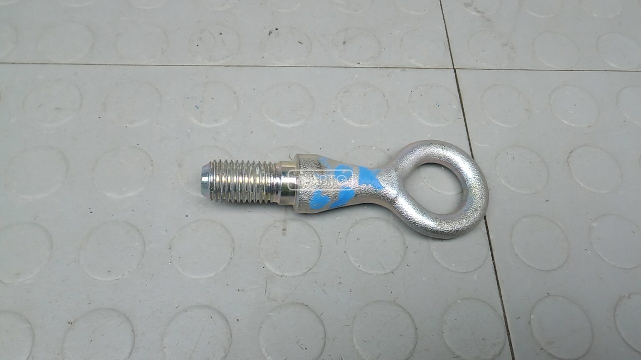 Крюк буксировочный