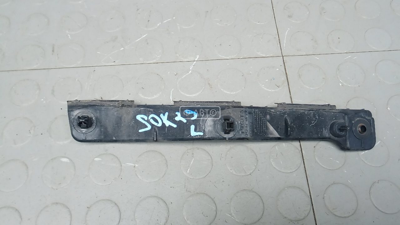 Крепление бампера переднее