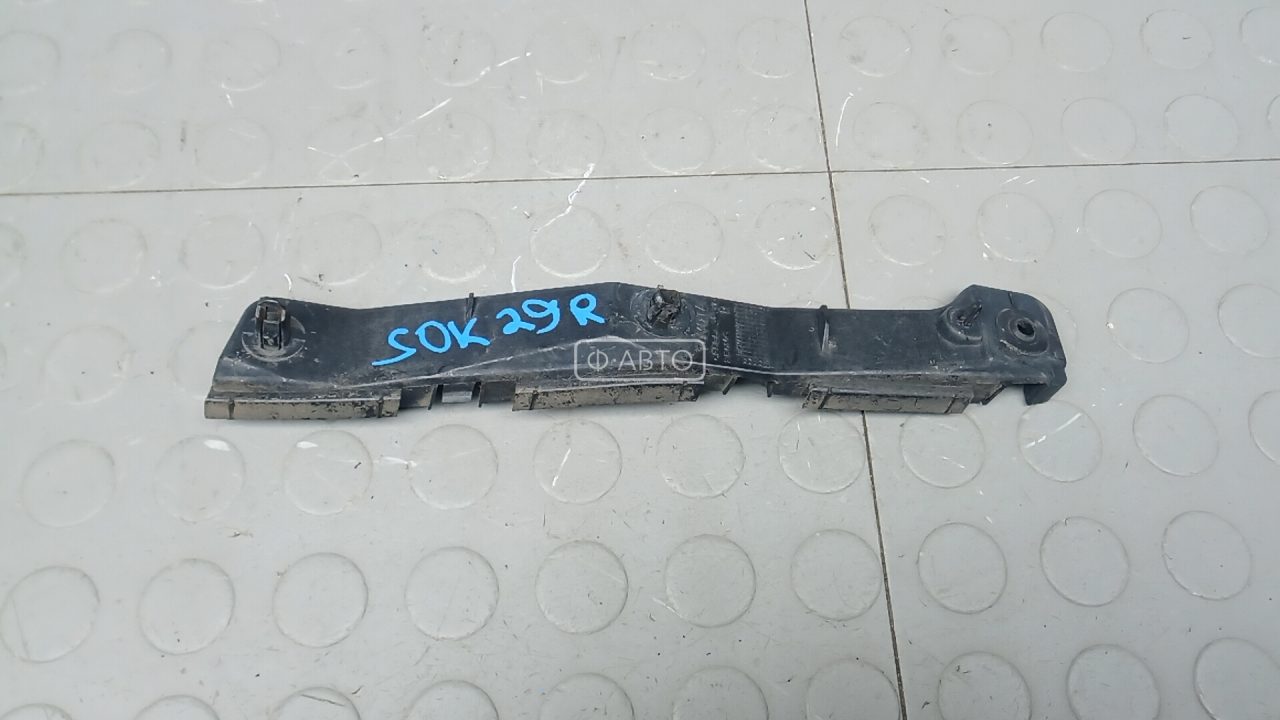 Крепление бампера переднее