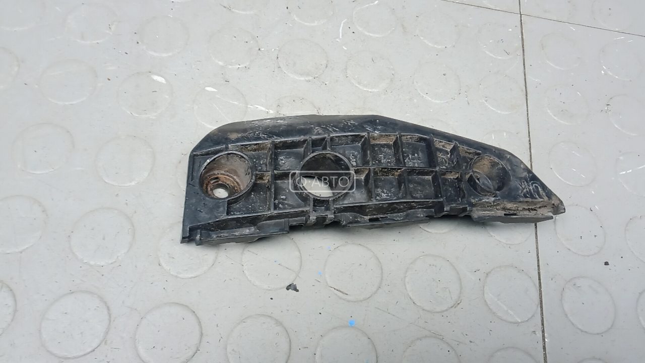 Крепление бампера переднее