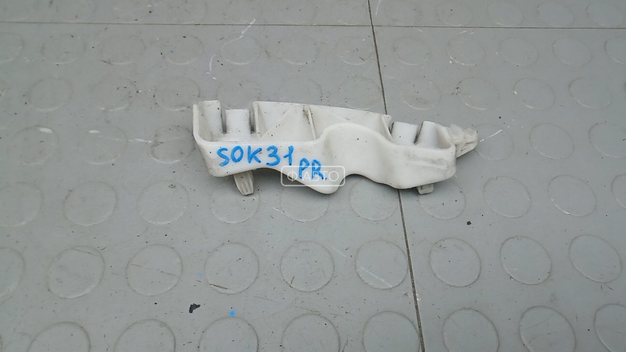 Крепление бампера переднее