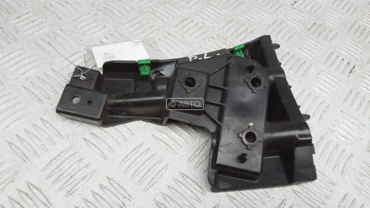 Крепление бампера переднее