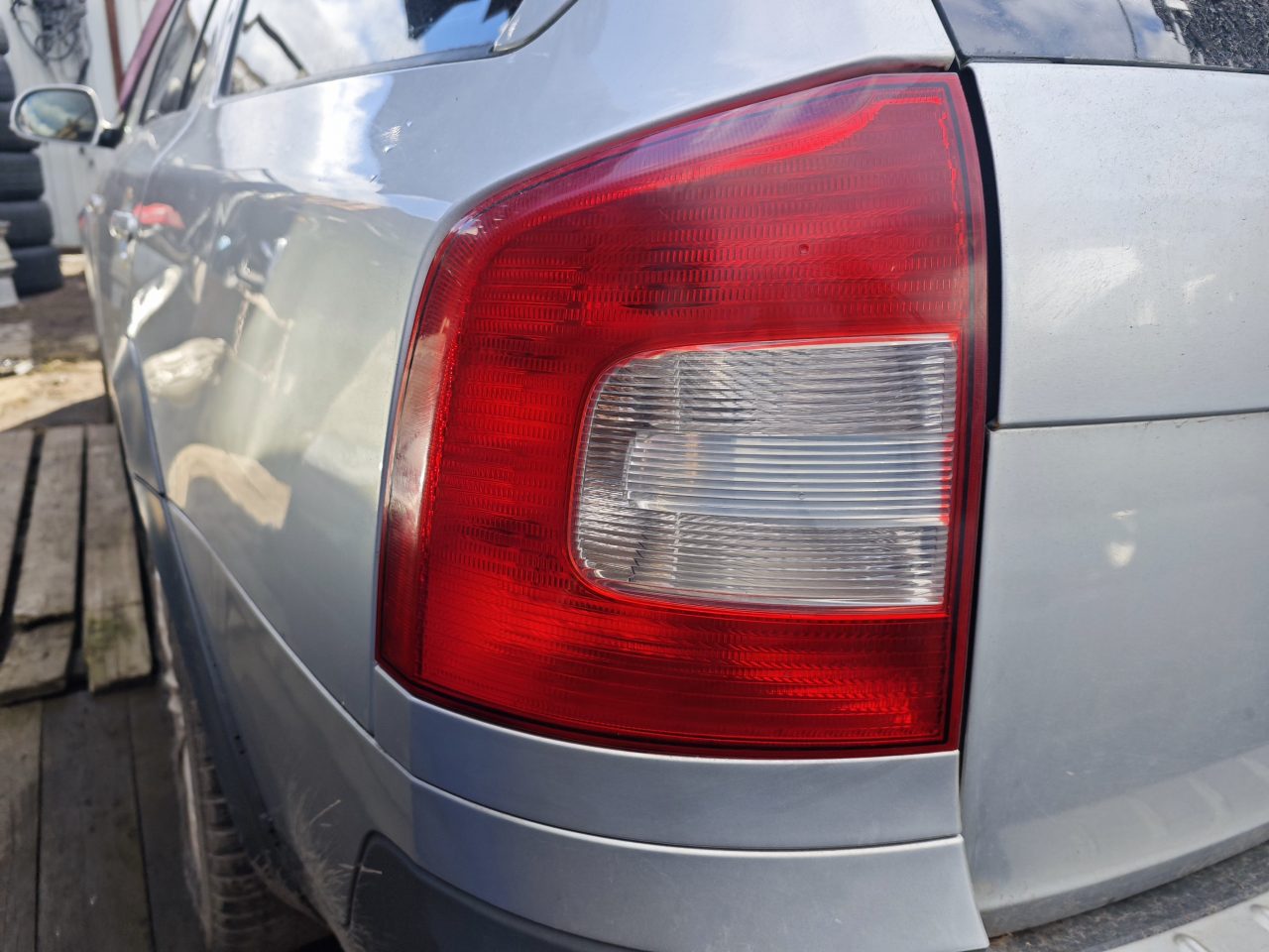 Задний правый фонарь