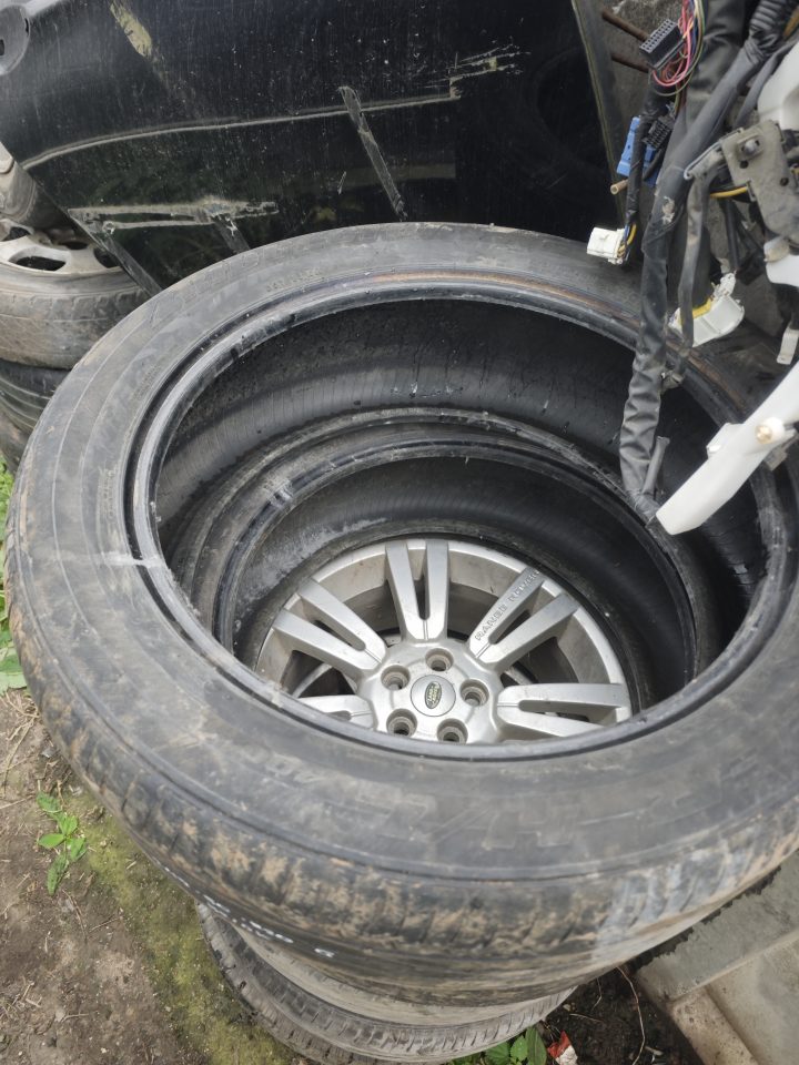 Шина автомобильная