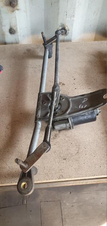 Трапеция стеклоочистителя с мотором