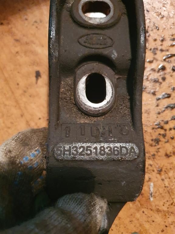 Кронштейн стабилизатора