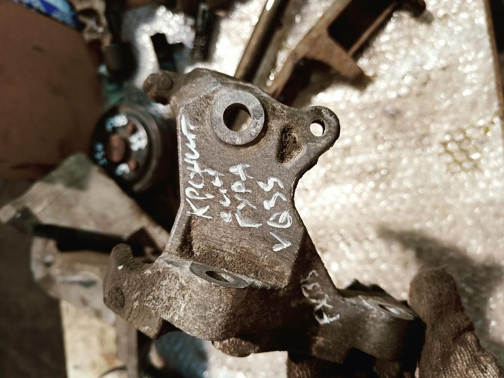 Кронштейн компрессора