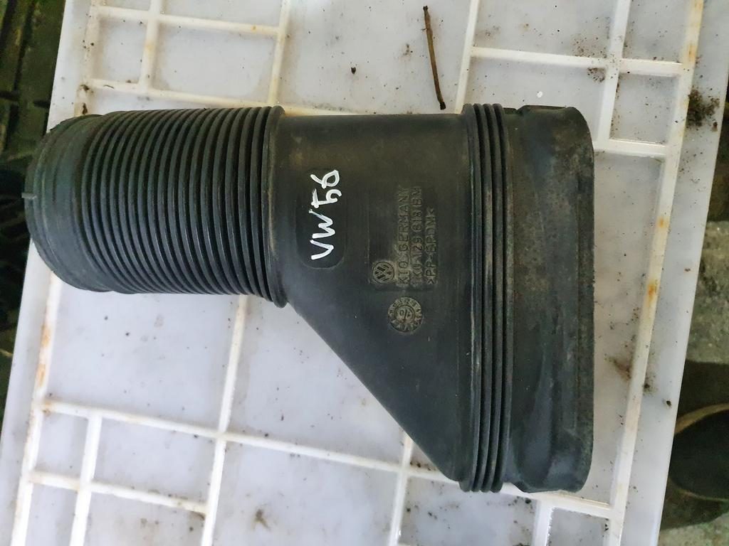 Патрубок воздушного фильтра