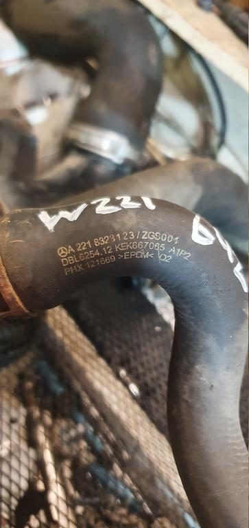 Патрубок системы охлаждения