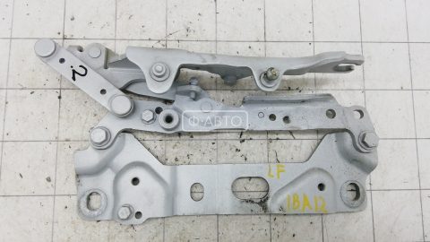 Петля капота